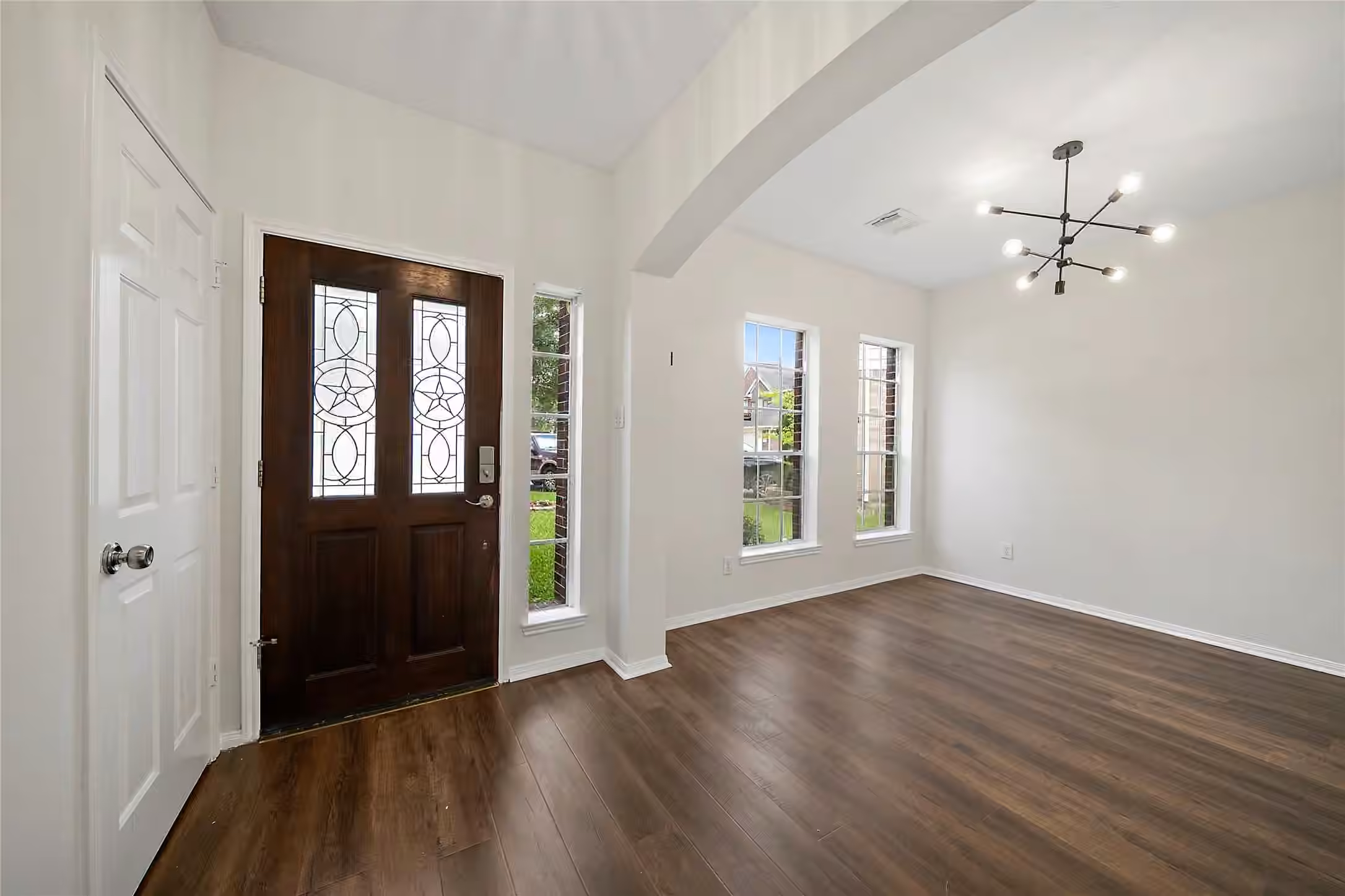 Photo 2 of 3122 Glen Cullen Lane, Pearland, TX