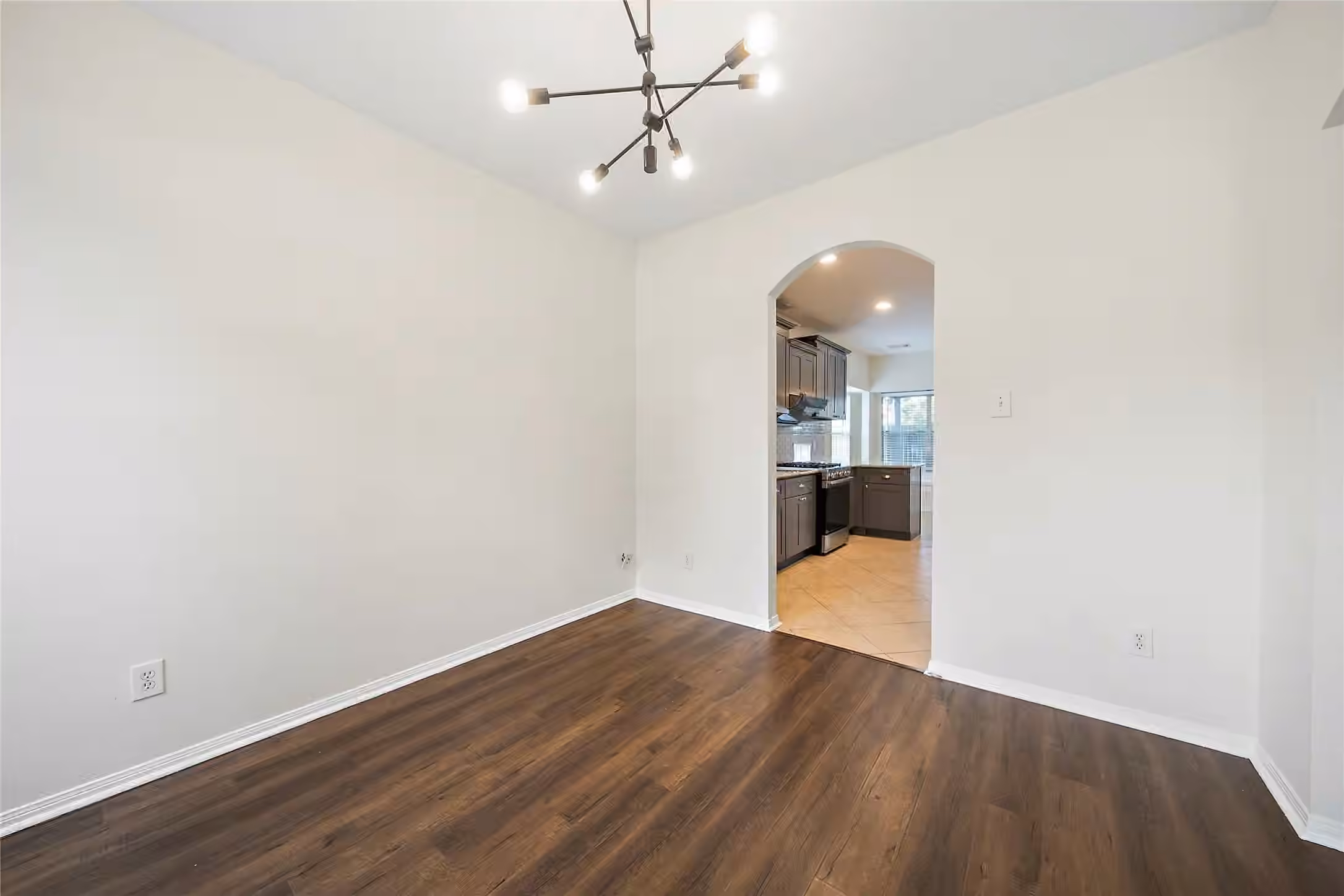 Photo 4 of 3122 Glen Cullen Lane, Pearland, TX