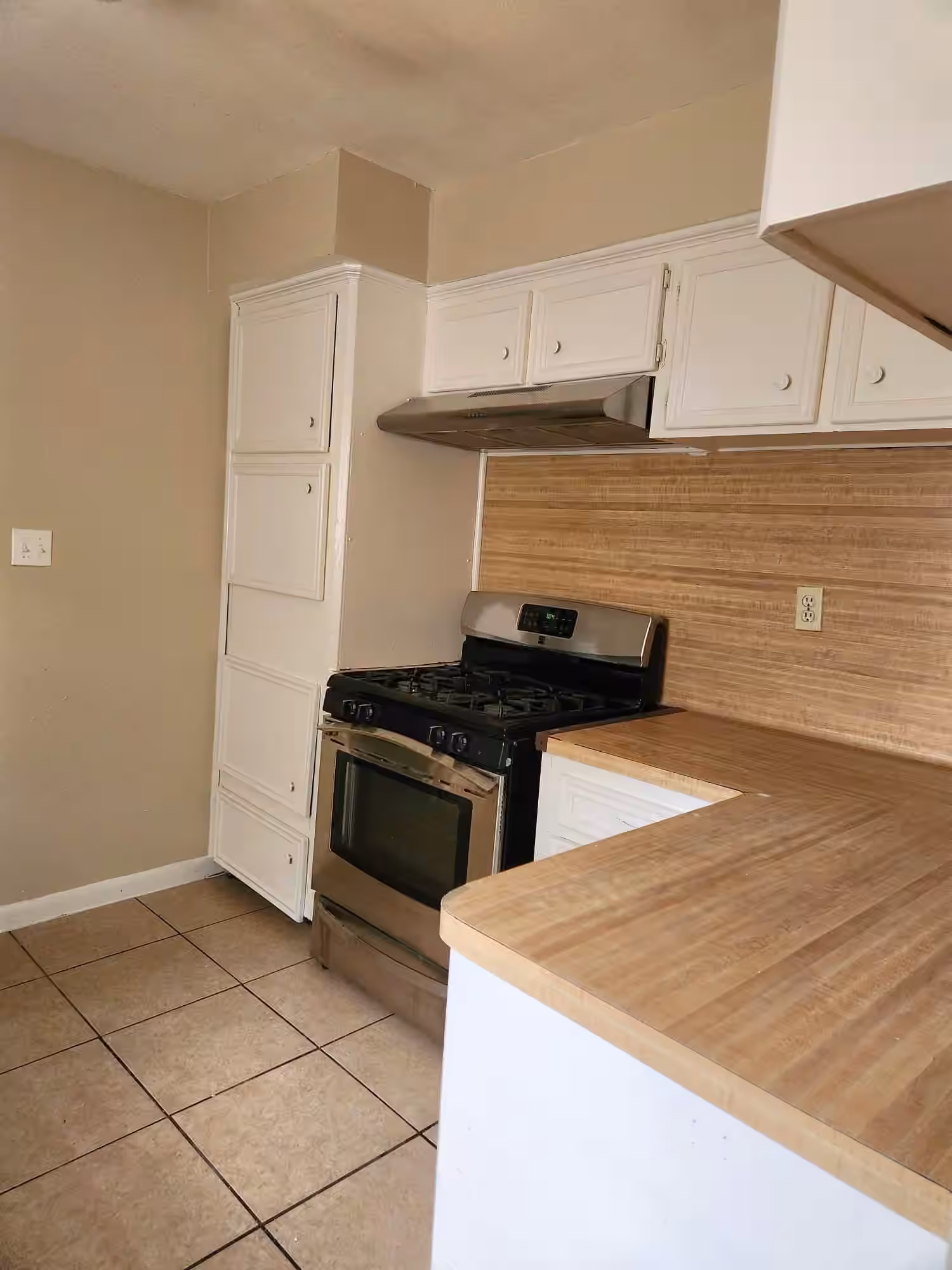 Photo 5 of 11410 Spring Grove Drive, Houston, TX