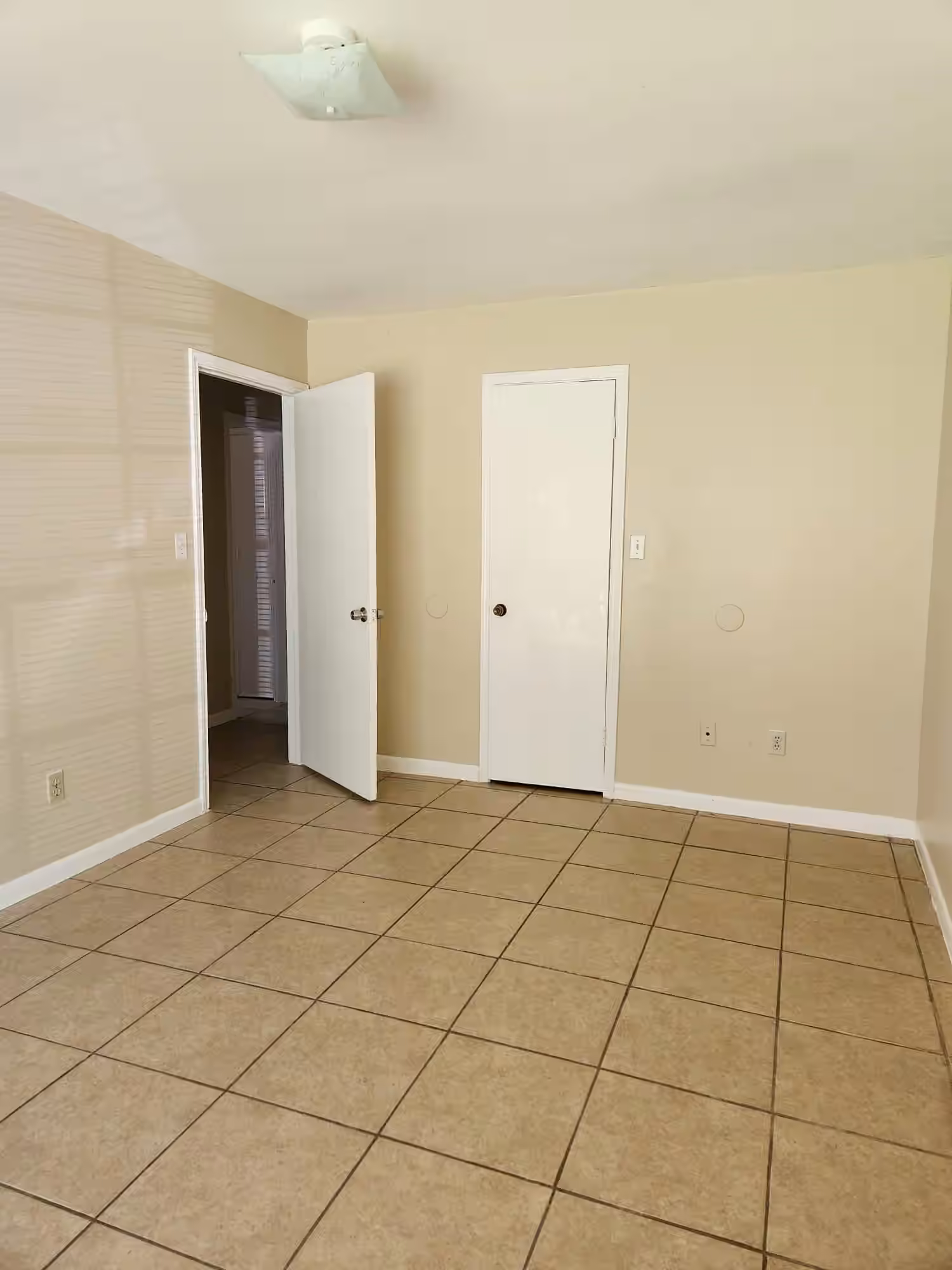 Photo 6 of 11410 Spring Grove Drive, Houston, TX