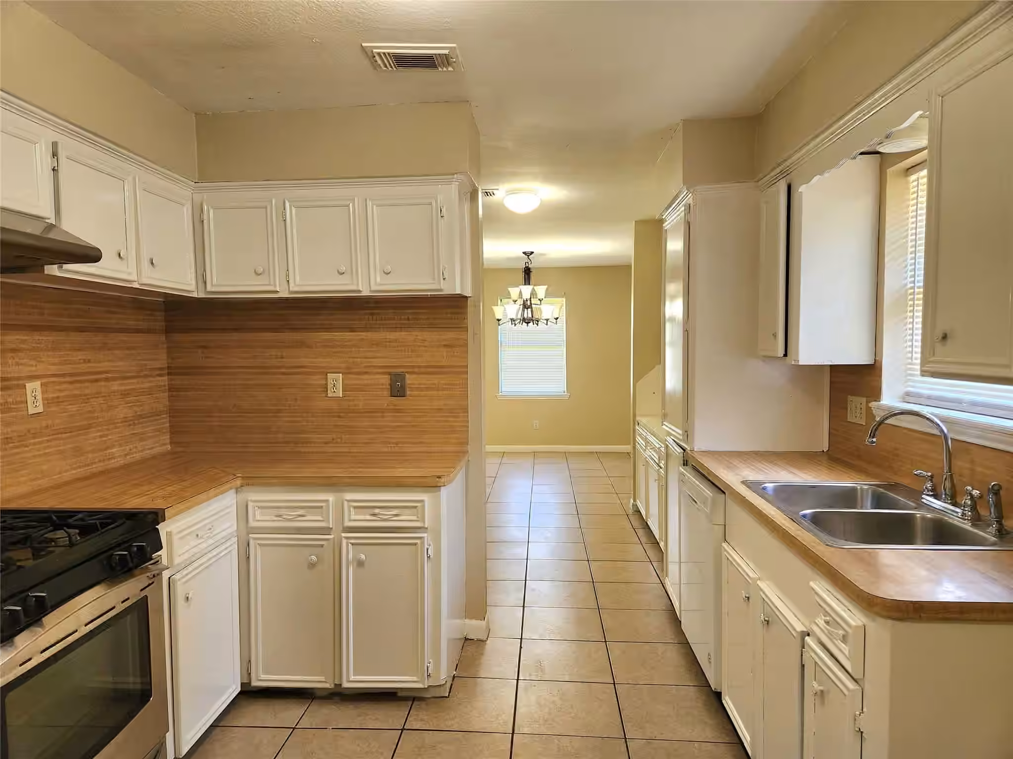 Photo 7 of 11410 Spring Grove Drive, Houston, TX