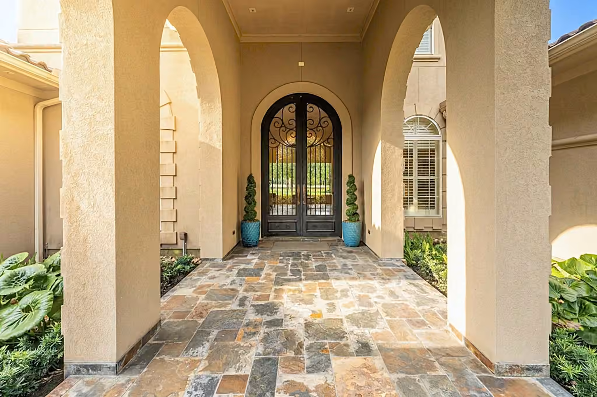 Photo 2 of 28427 Woodsons Lake Drive, Spring, TX