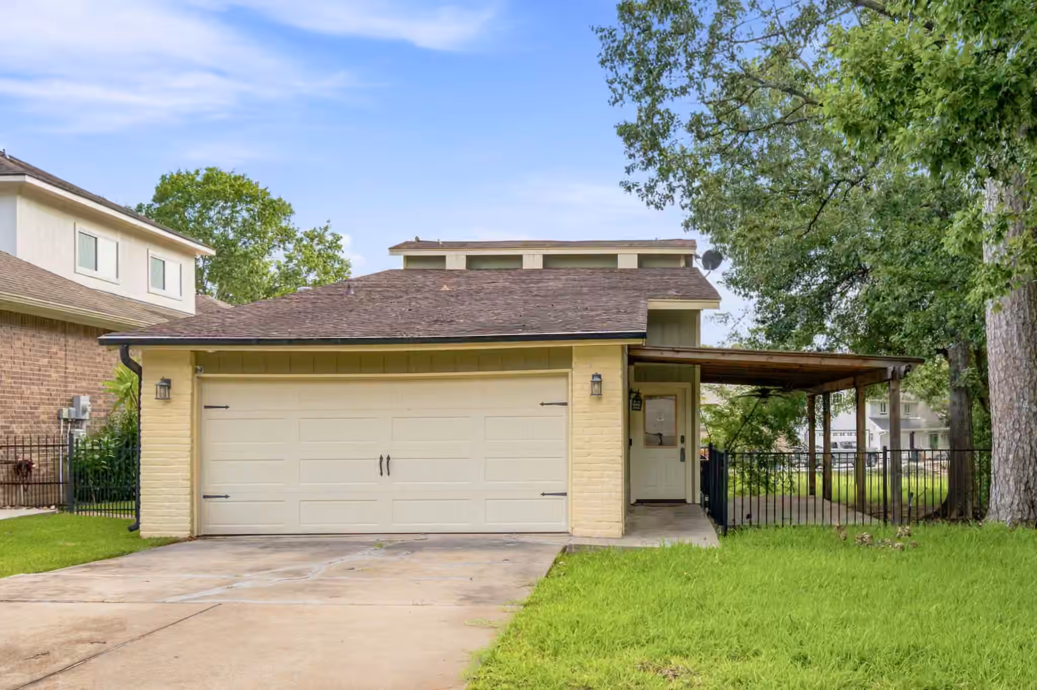 Photo of 2931 Whitman Drive, Montgomery, TX 77356