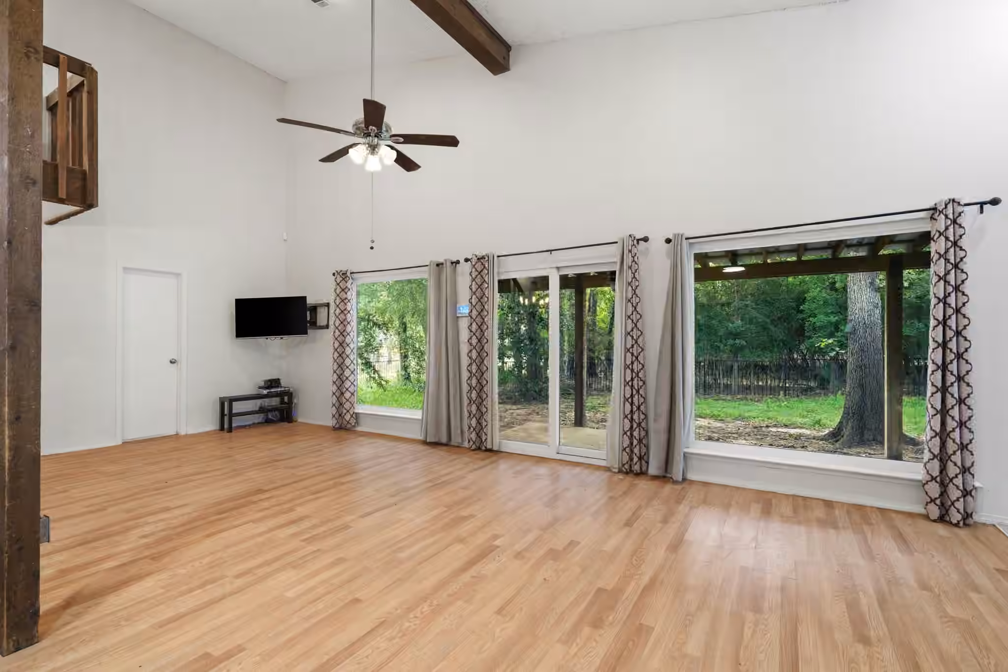 Photo 5 of 2931 Whitman Drive, Montgomery, TX