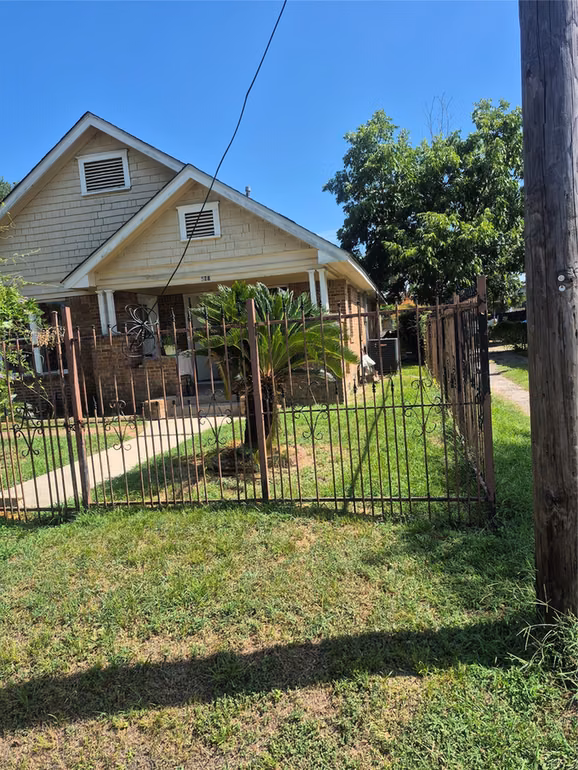 Photo 2 of 528 Caplin Street, Houston, TX