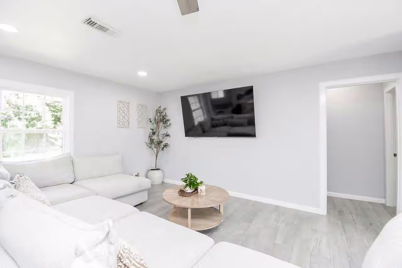 Photo 3 of 1119 Regal Street, Houston, TX