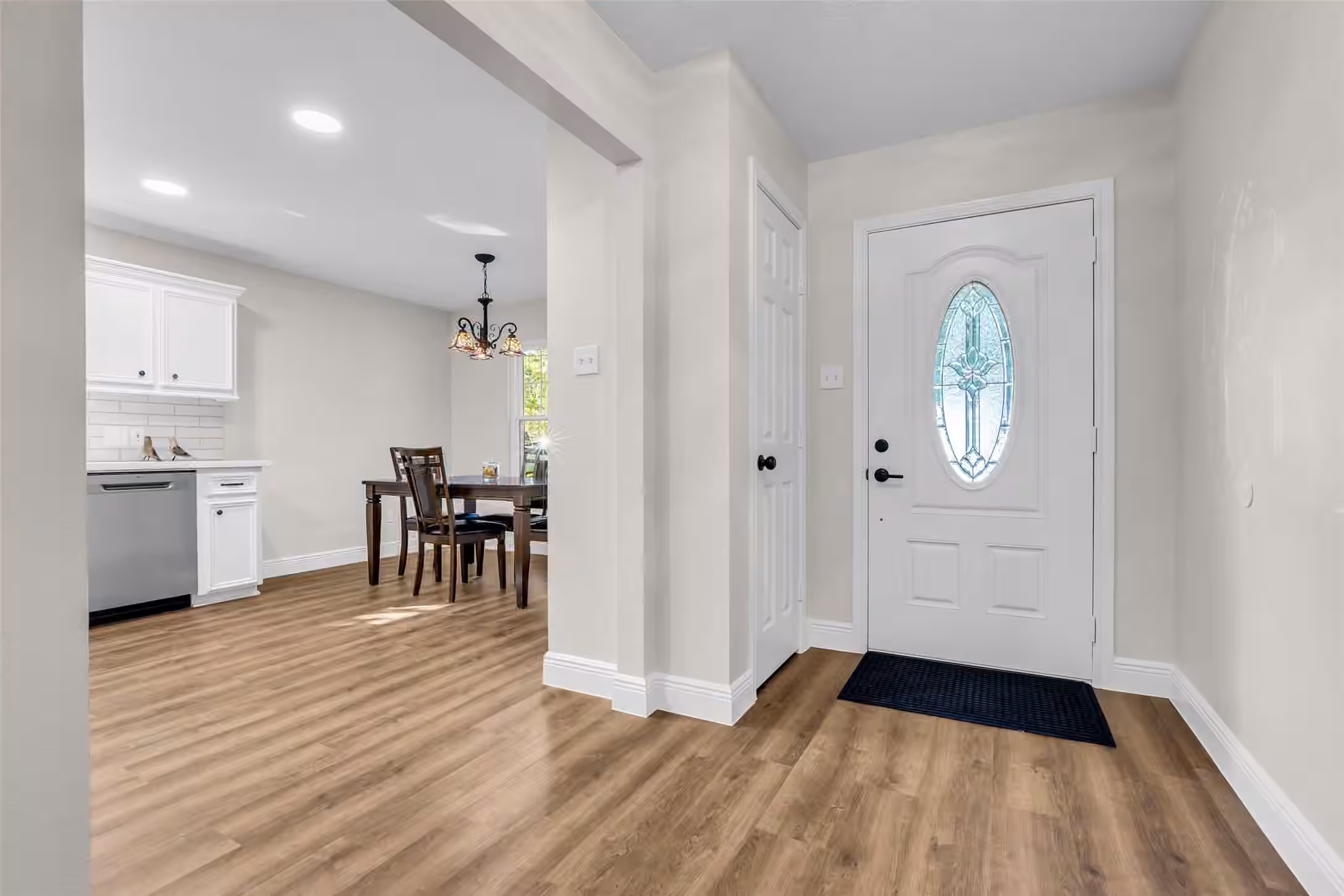 Photo 5 of 5945 Sinclair Drive, Montgomery, TX