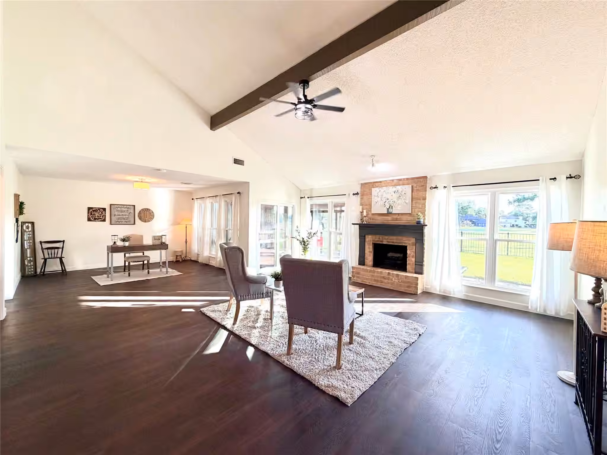 Photo 5 of 7215 Creek Crest Drive, Houston, TX