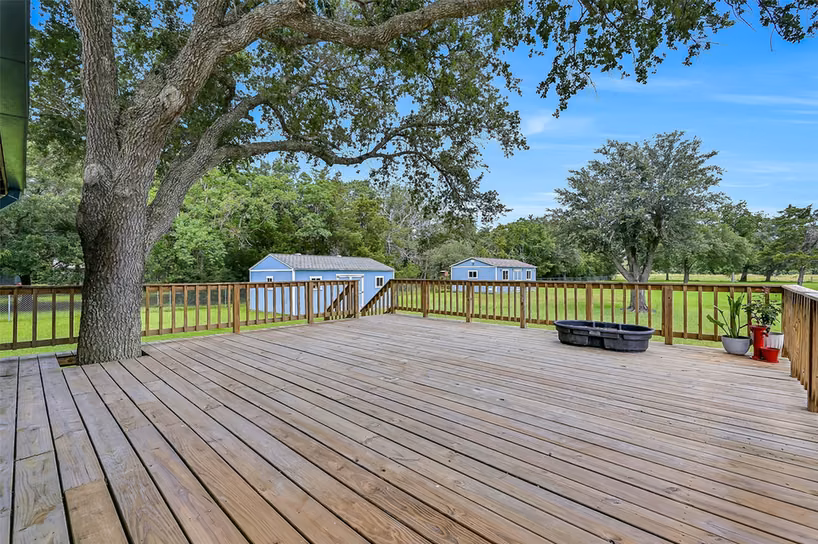 Photo 5 of 18424 Avenue A, Alvin, TX