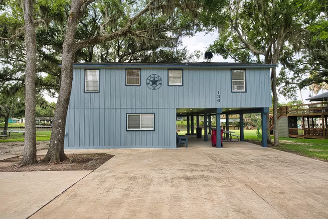 Photo 3 of 136 PR 652, Sargent, TX