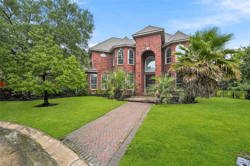 Photo 4 of 927 Peachwood Bend Drive, Houston, TX