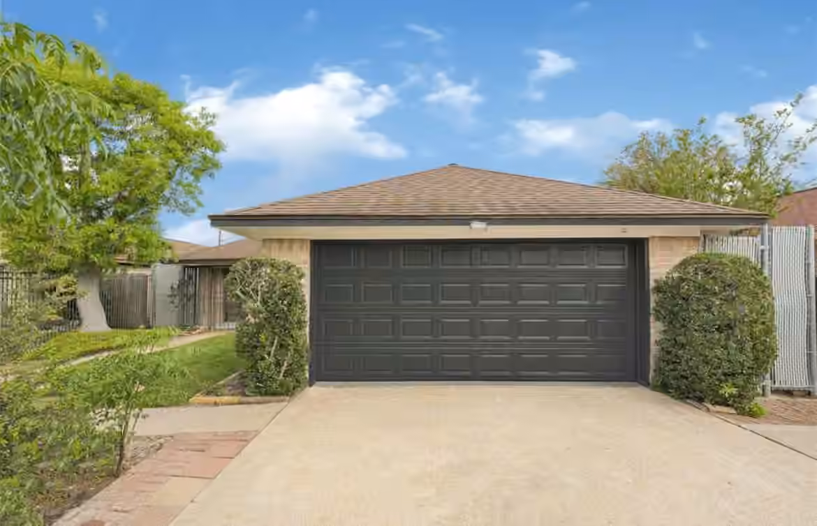 Photo 3 of 9208 Carousel Lane, Houston, TX