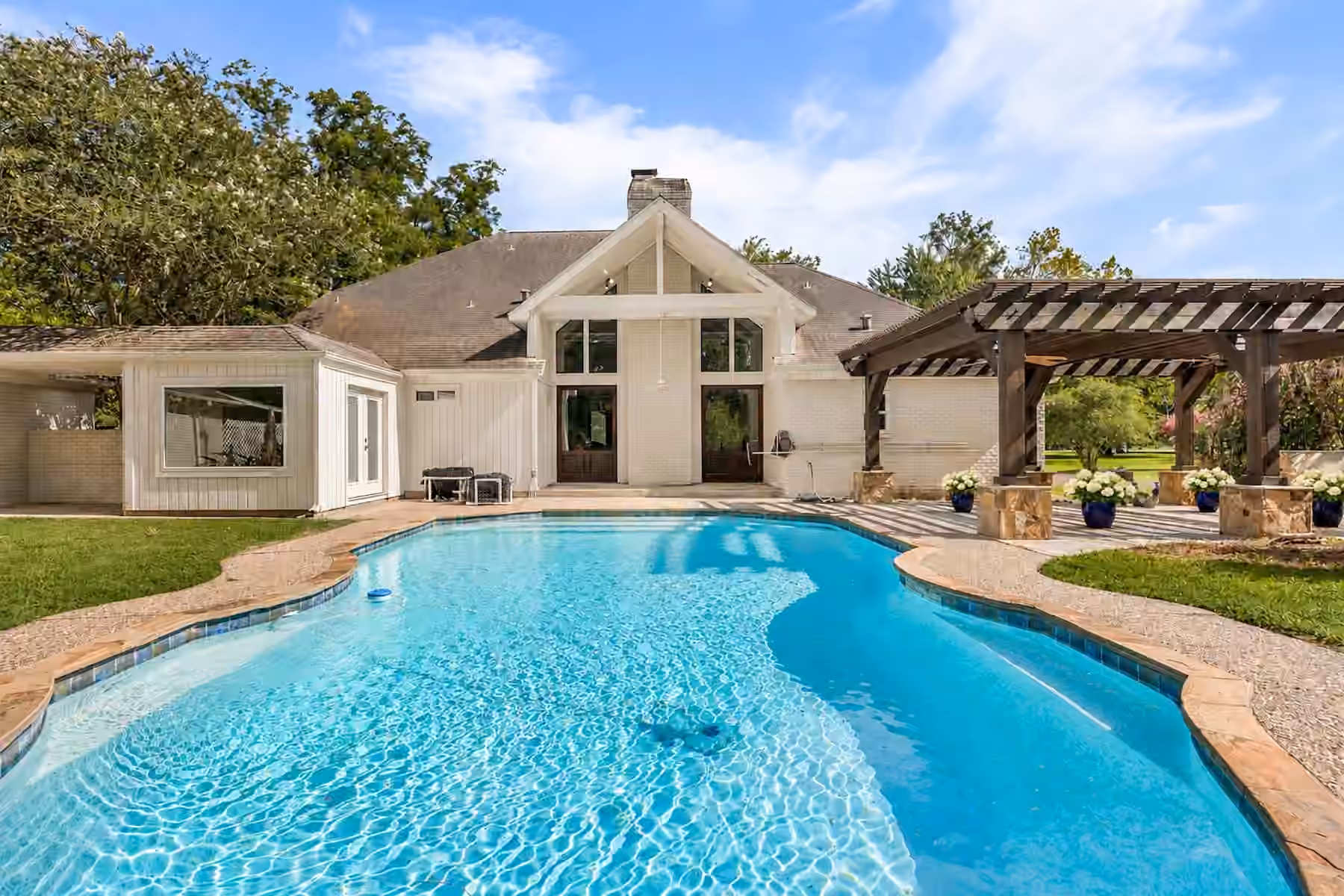 Photo 4 of 215 Caleta Circle, Richmond, TX