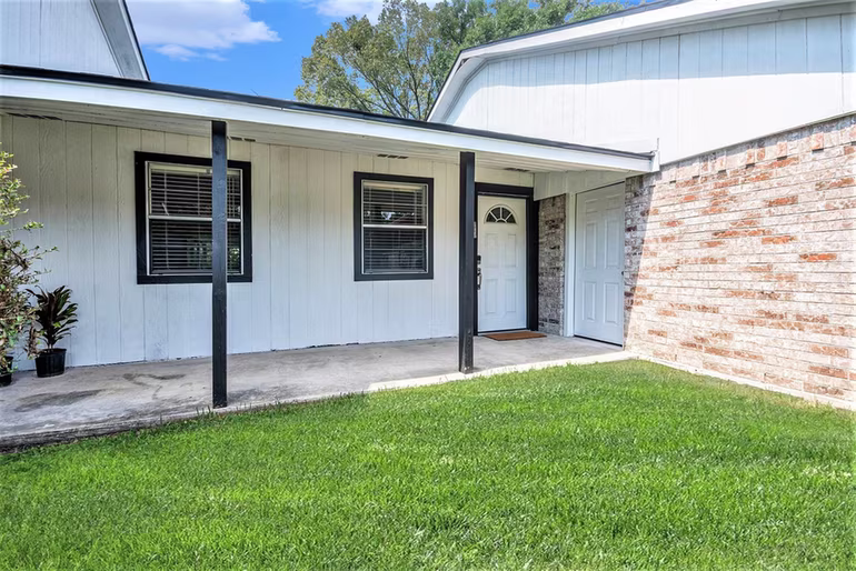 Photo 5 of 1507 Donovan, Baytown, TX