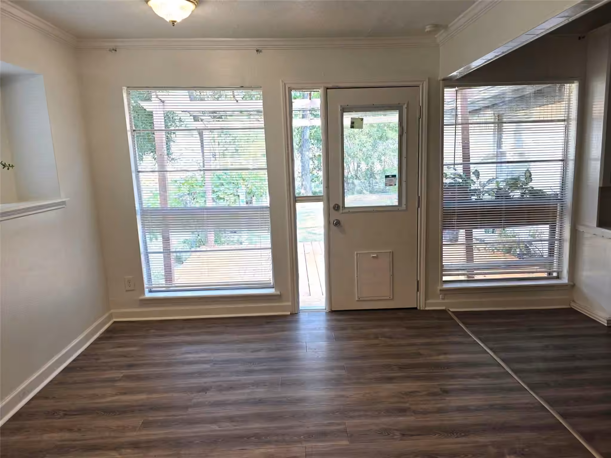 Photo 7 of 3748 Pin Oak Drive, Conroe, TX