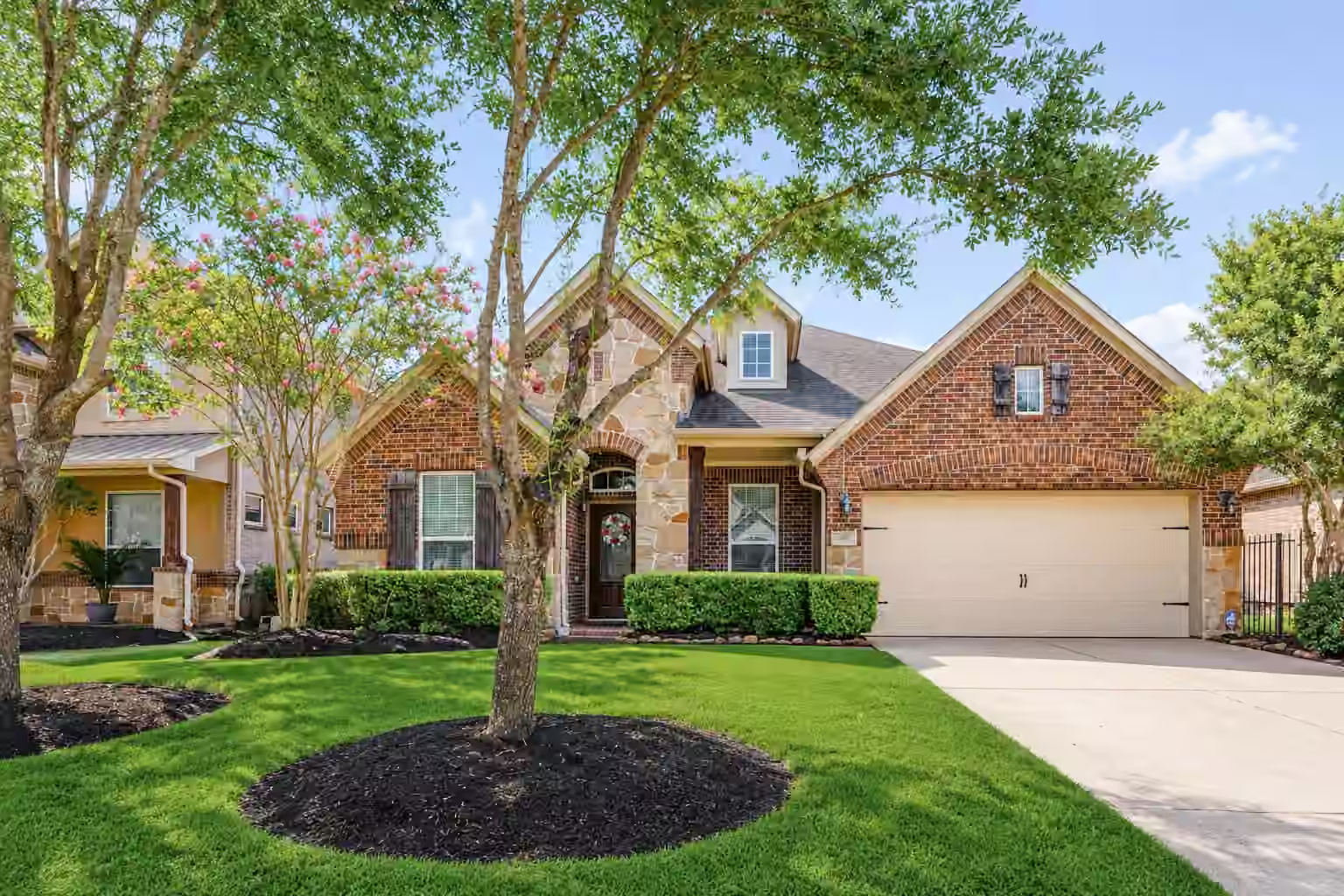 Photo of 38 S Pinto Point Circle, The Woodlands, TX 77389