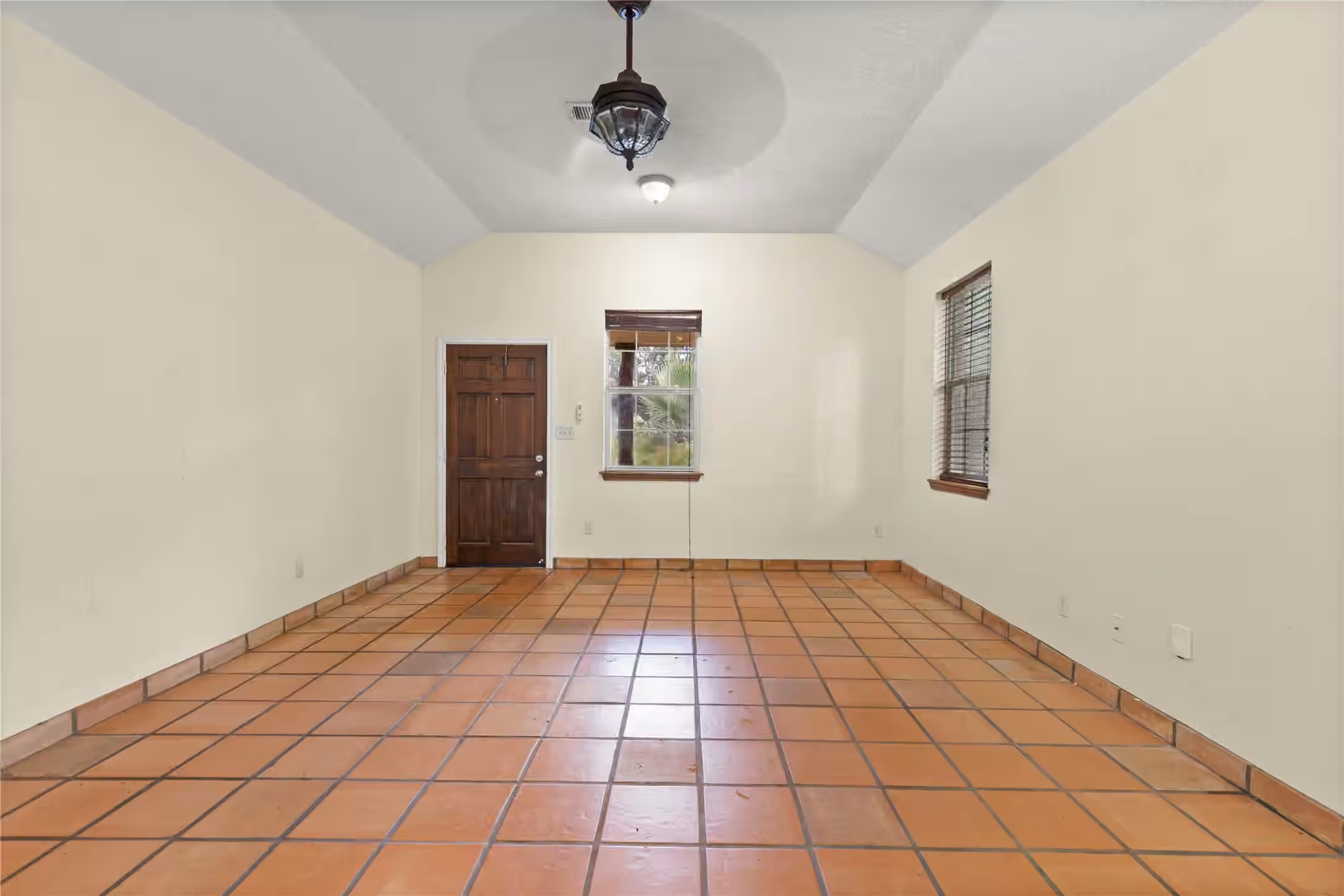 Photo 5 of 21800 Stargrass Drive, Spring, TX