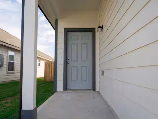 Photo 2 of 2533 Sturgeon Way, Conroe, TX
