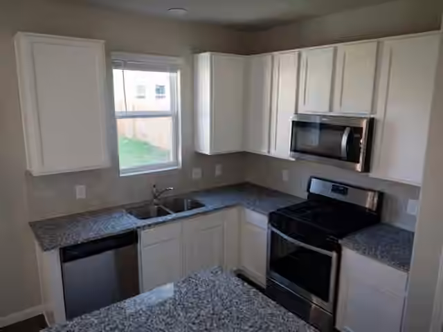 Photo 5 of 2533 Sturgeon Way, Conroe, TX
