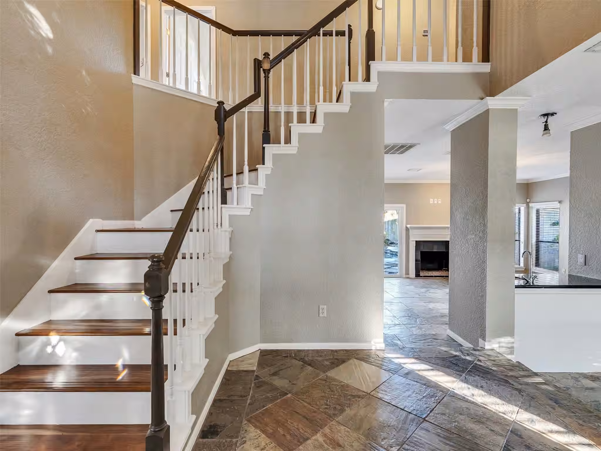 Photo 3 of 114 Bayou Bend Drive, League City, TX