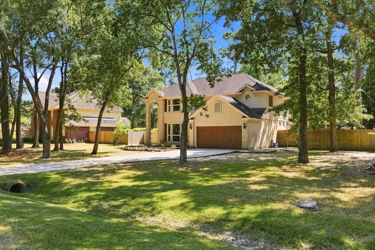 Photo 3 of 2406 Carriage Lamp Lane, Conroe, TX