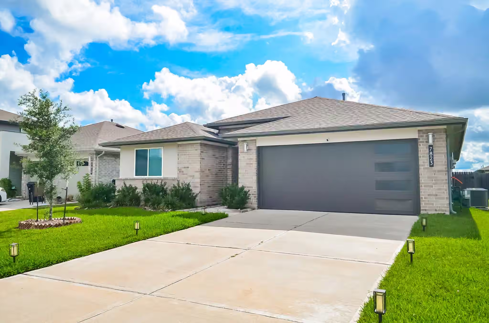 Photo 2 of 7823 Brushwood Drive, Rosharon, TX