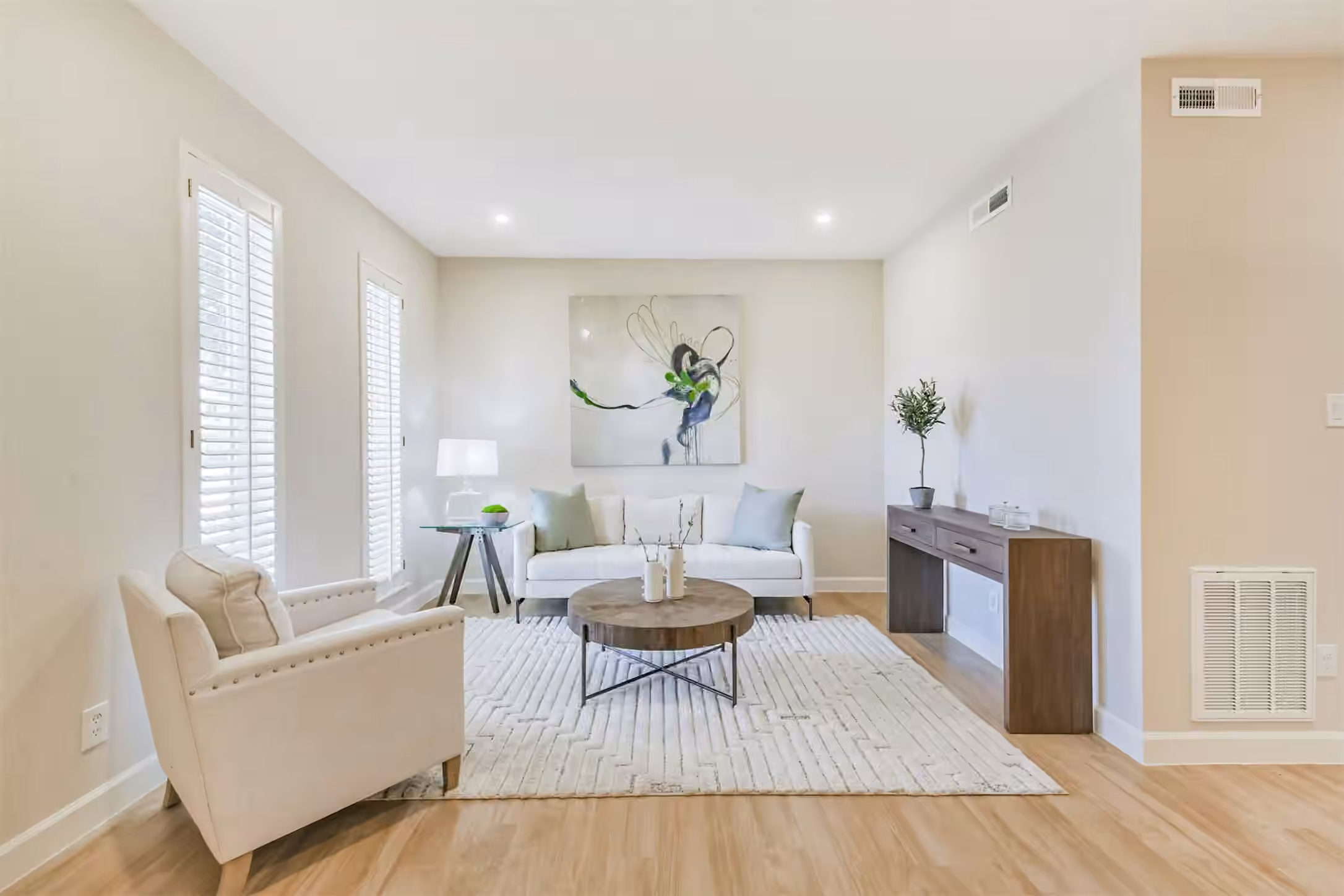 Photo of 1300 Augusta Drive 24, Houston, TX