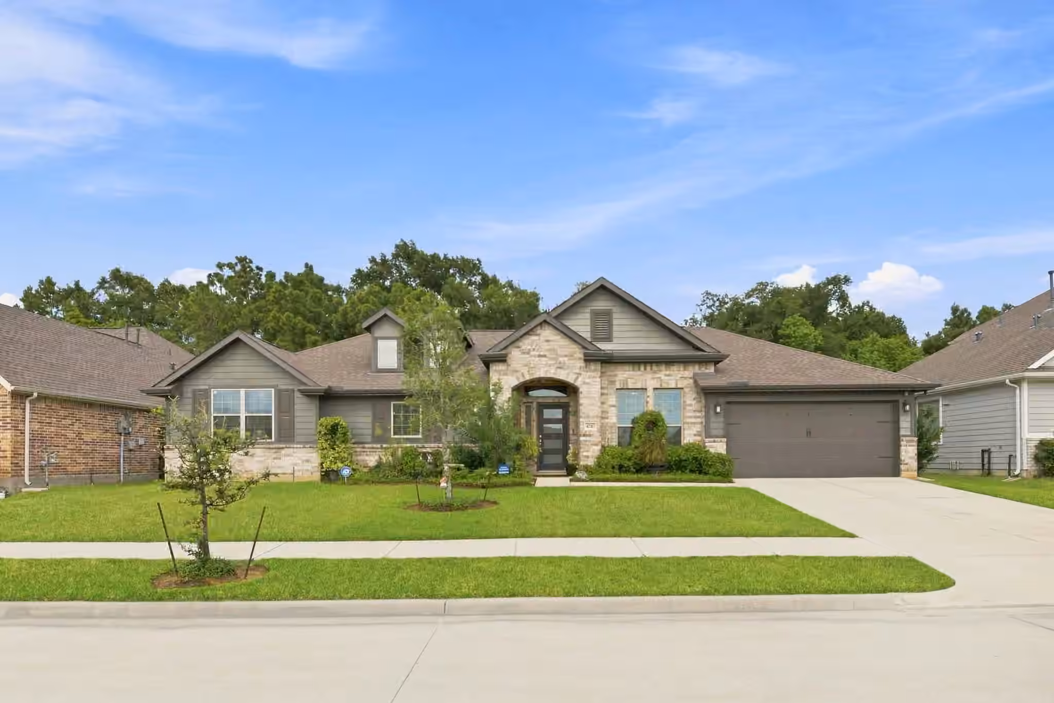 Photo 2 of 6710 Aspen Peak Drive, Baytown, TX