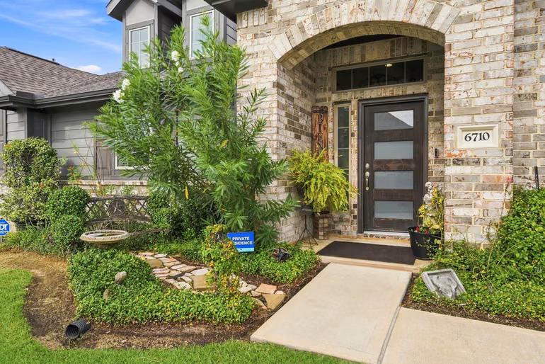 Photo 6 of 6710 Aspen Peak Drive, Baytown, TX
