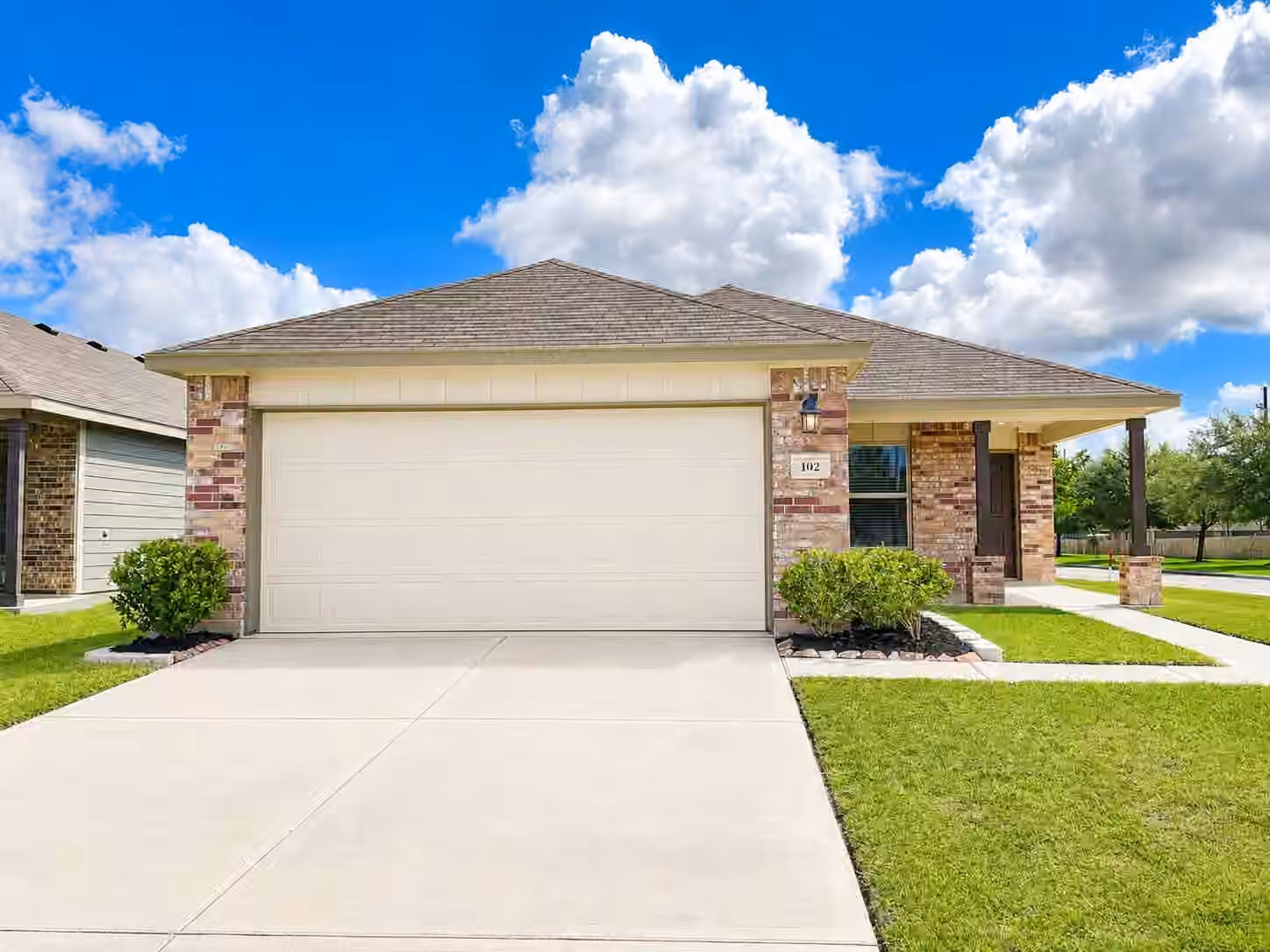 Photo of 102 Bellewood Manor Drive, Magnolia, TX 77354