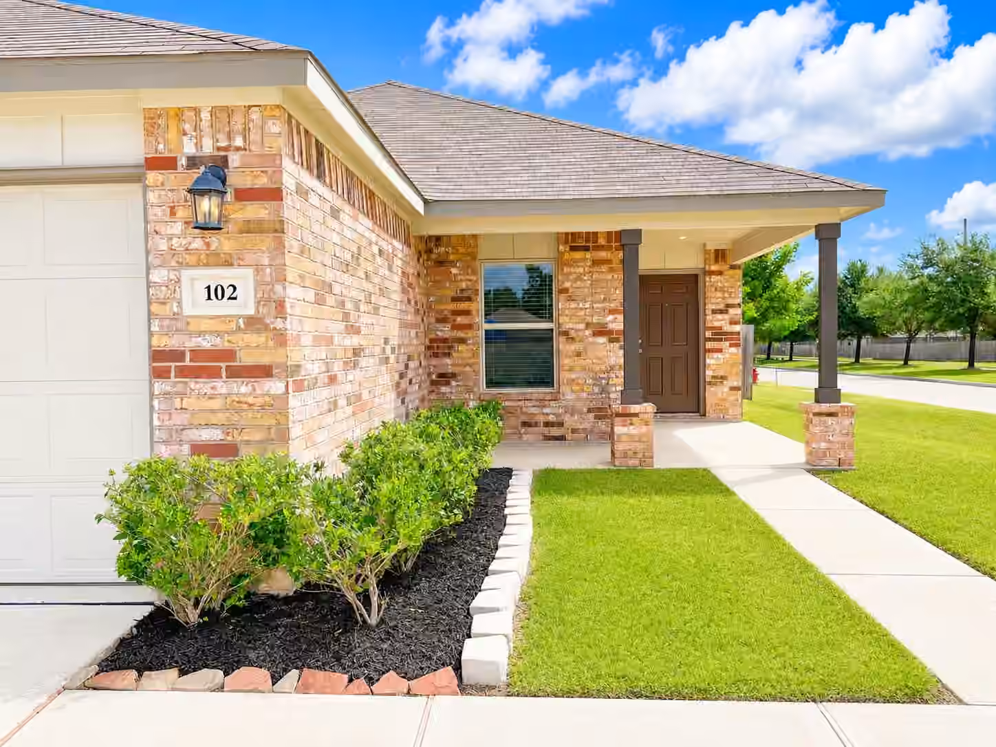 Photo 3 of 102 Bellewood Manor Drive, Magnolia, TX