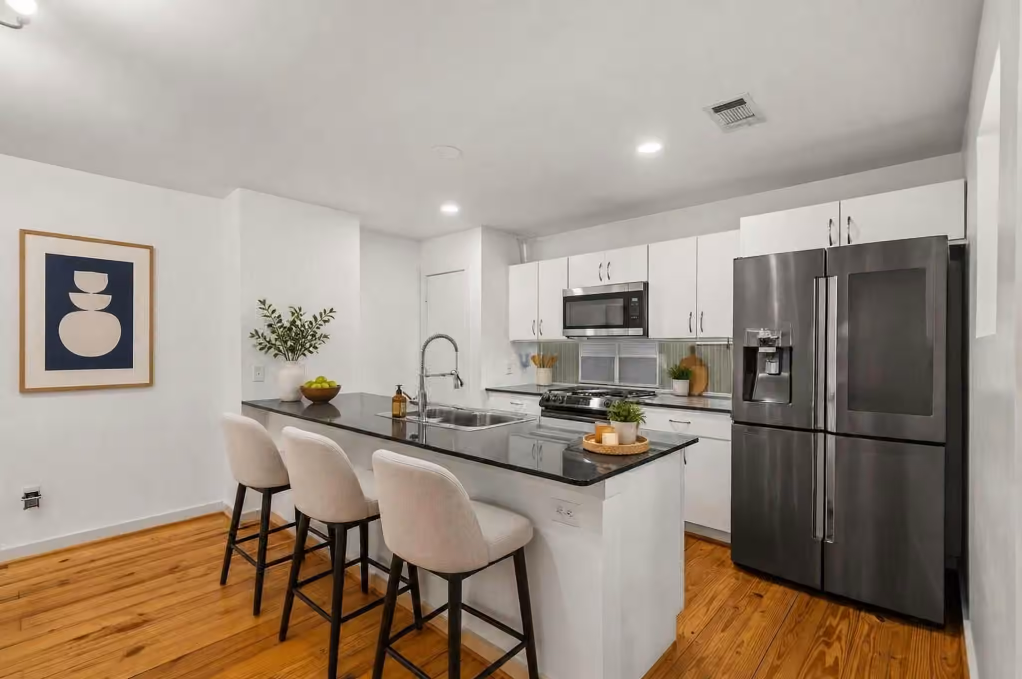 Photo 3 of 6128 Grand Boulevard, Houston, TX