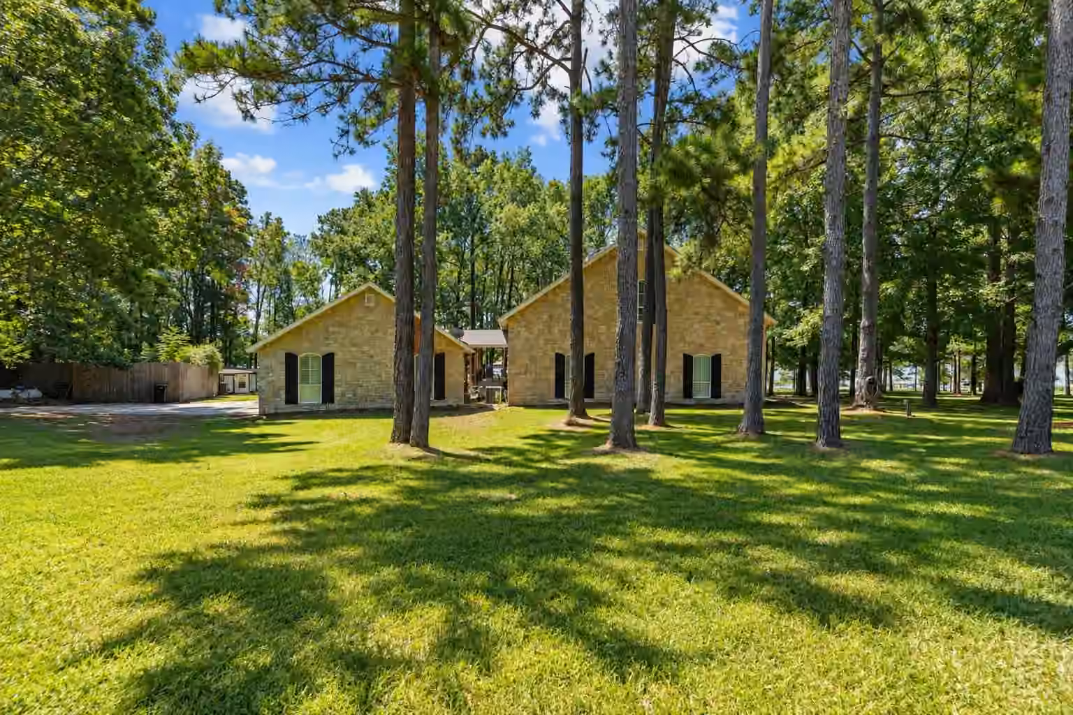 Photo 5 of 560 Deerwood Drive, Trinity, TX