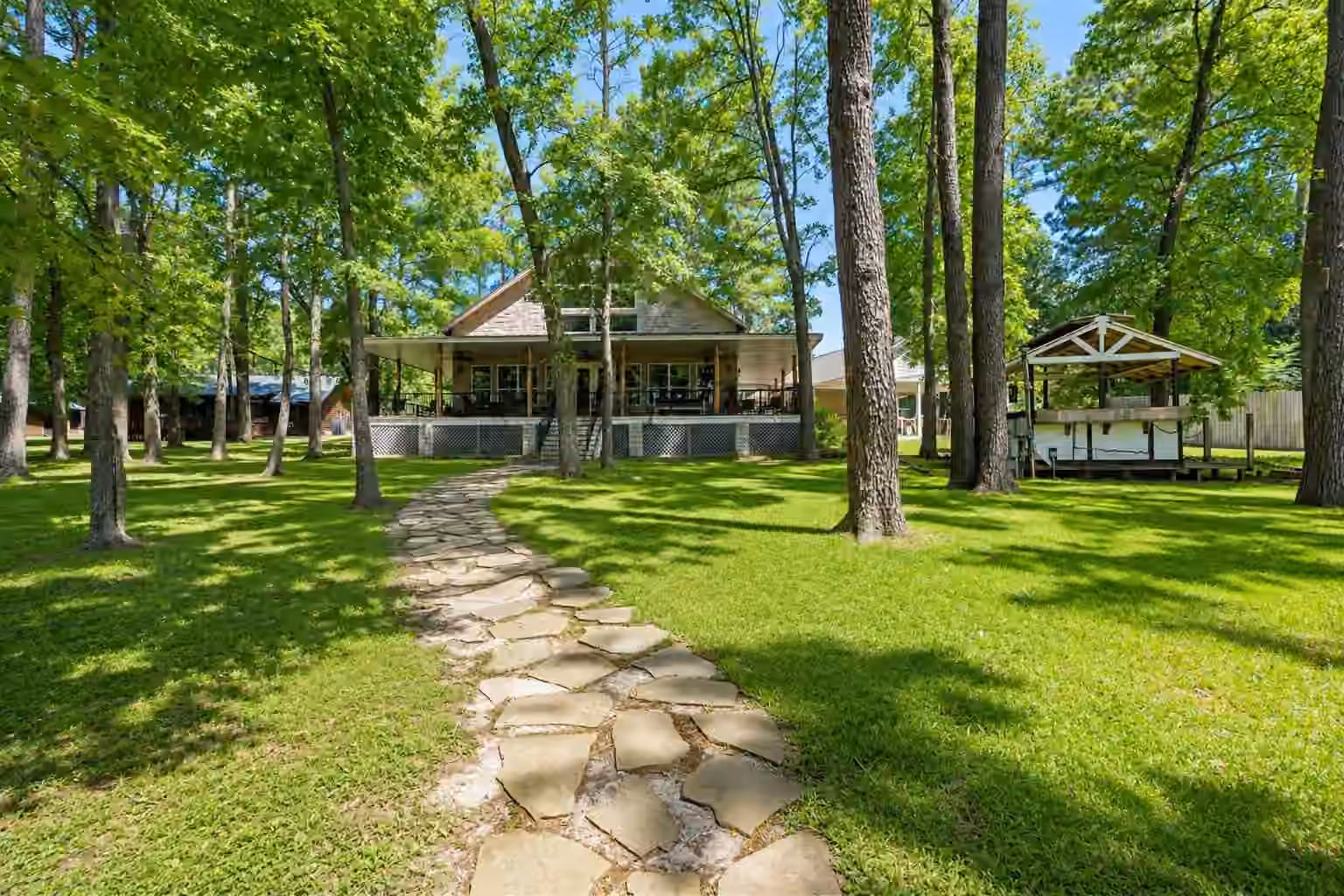 Photo 7 of 560 Deerwood Drive, Trinity, TX