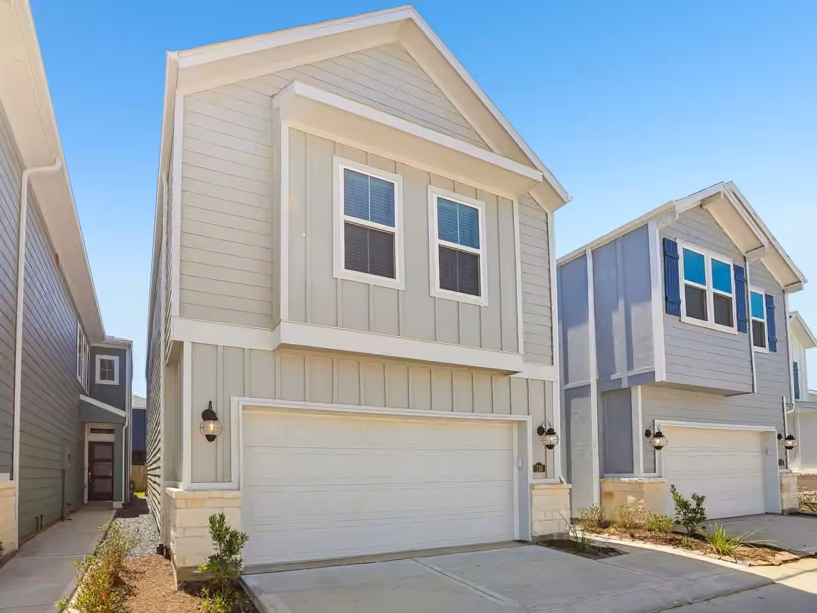 Photo 2 of 716 Sand Dollar Drive, Kemah, TX