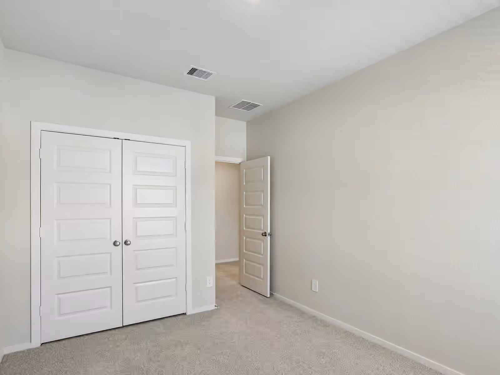 Photo 7 of 716 Sand Dollar Drive, Kemah, TX