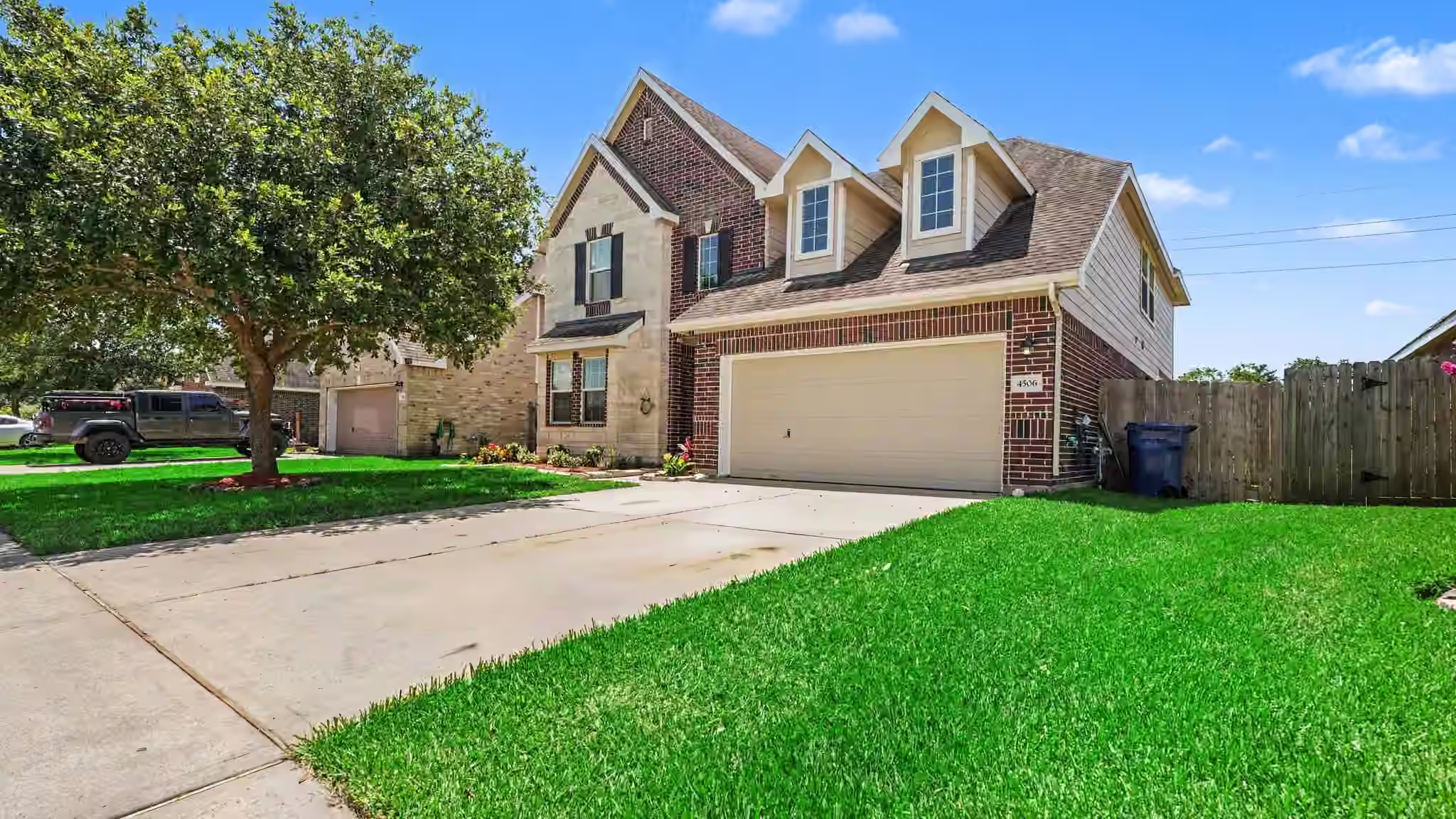 Photo 4 of 4506 Legends Bay Drive, Baytown, TX