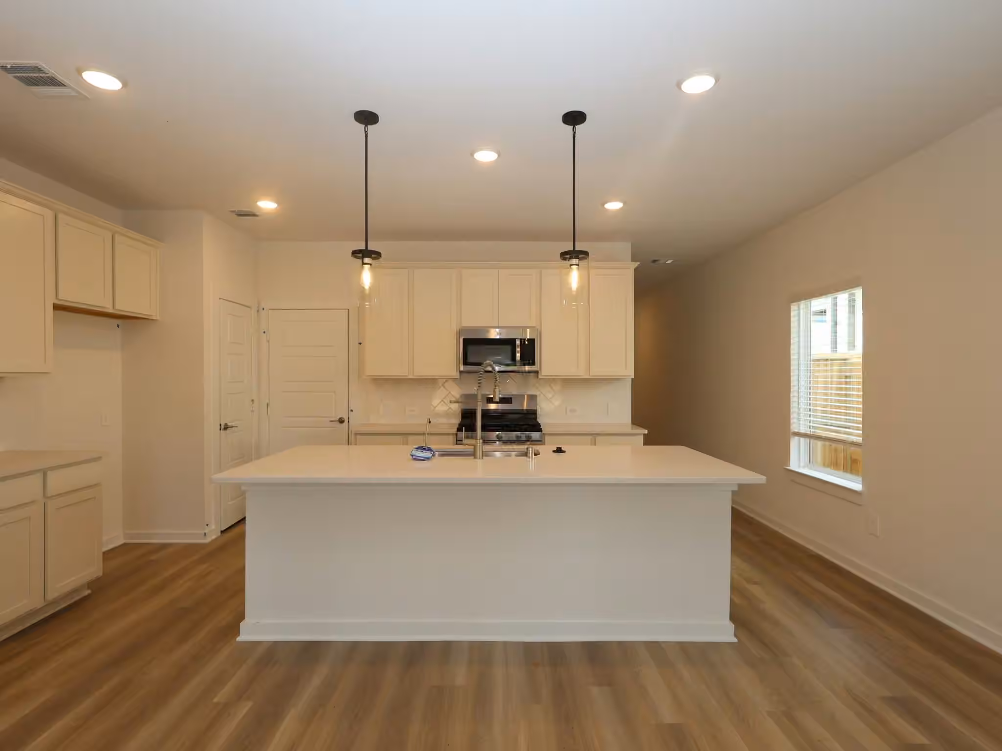 Photo 4 of 10345 Navarro Path, Montgomery, TX