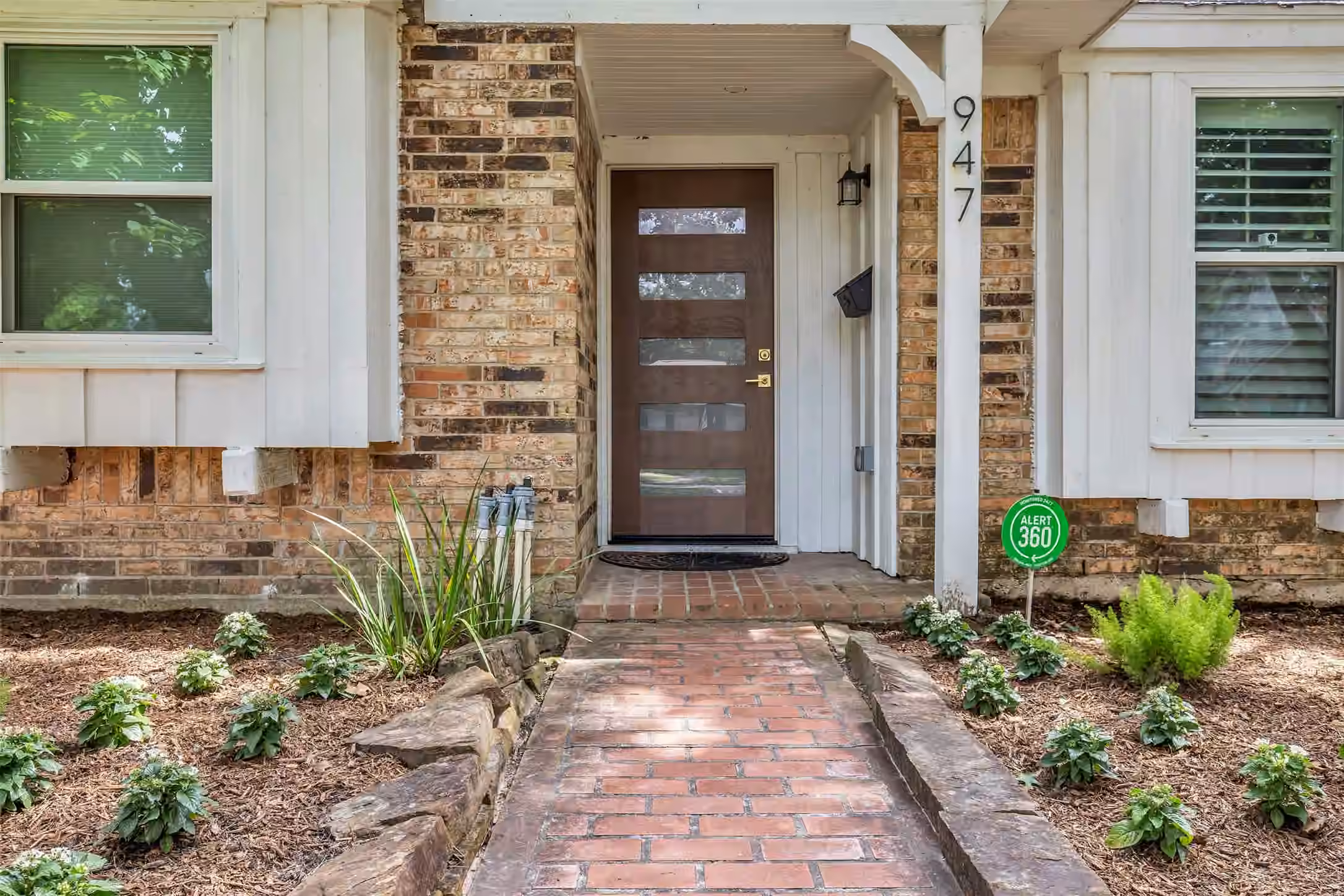 Photo 4 of 947 Thornton Road, Houston, TX