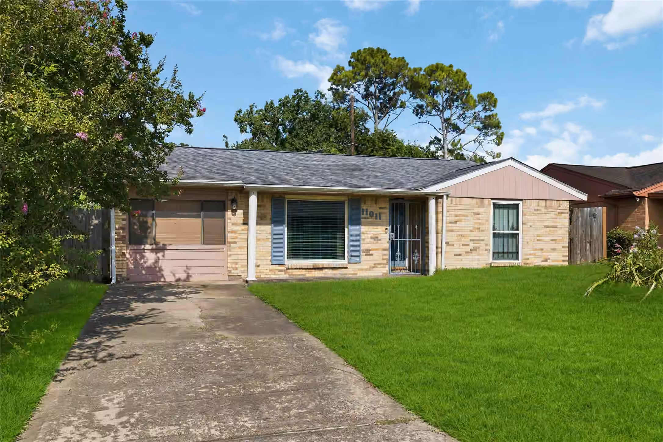 Photo 2 of 11011 Carlton Drive, Houston, TX