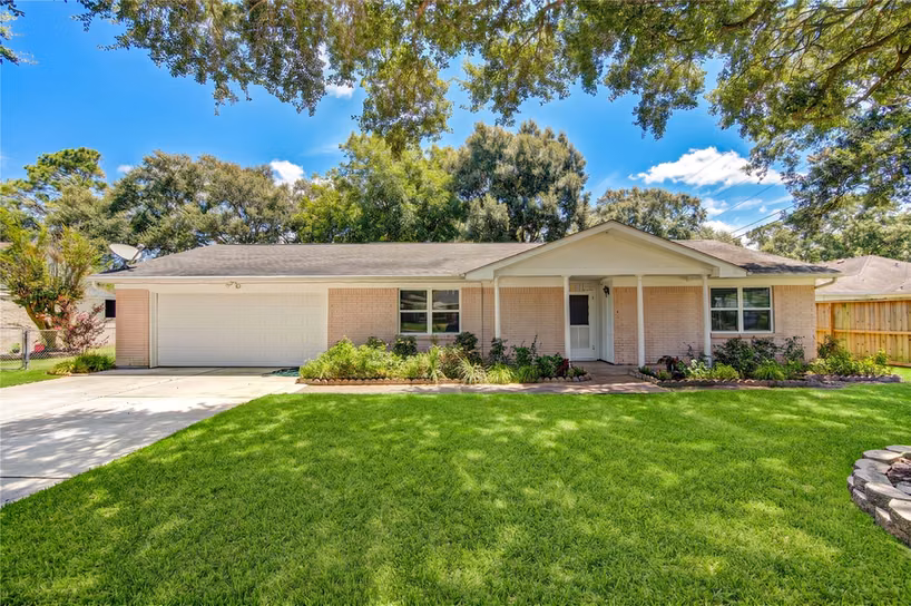 Photo of 1105 Kost Road, Alvin, TX