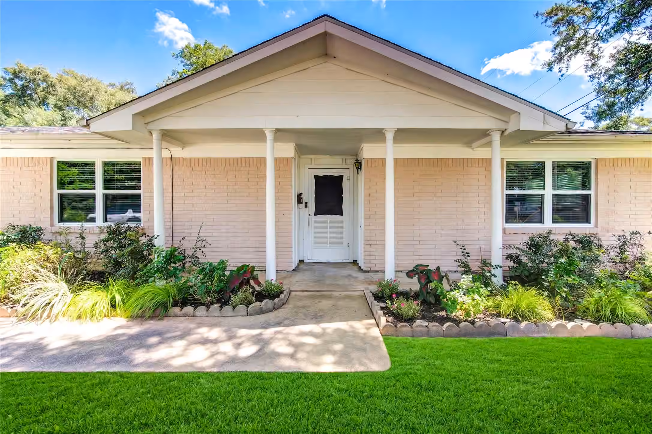 Photo 3 of 1105 Kost Road, Alvin, TX