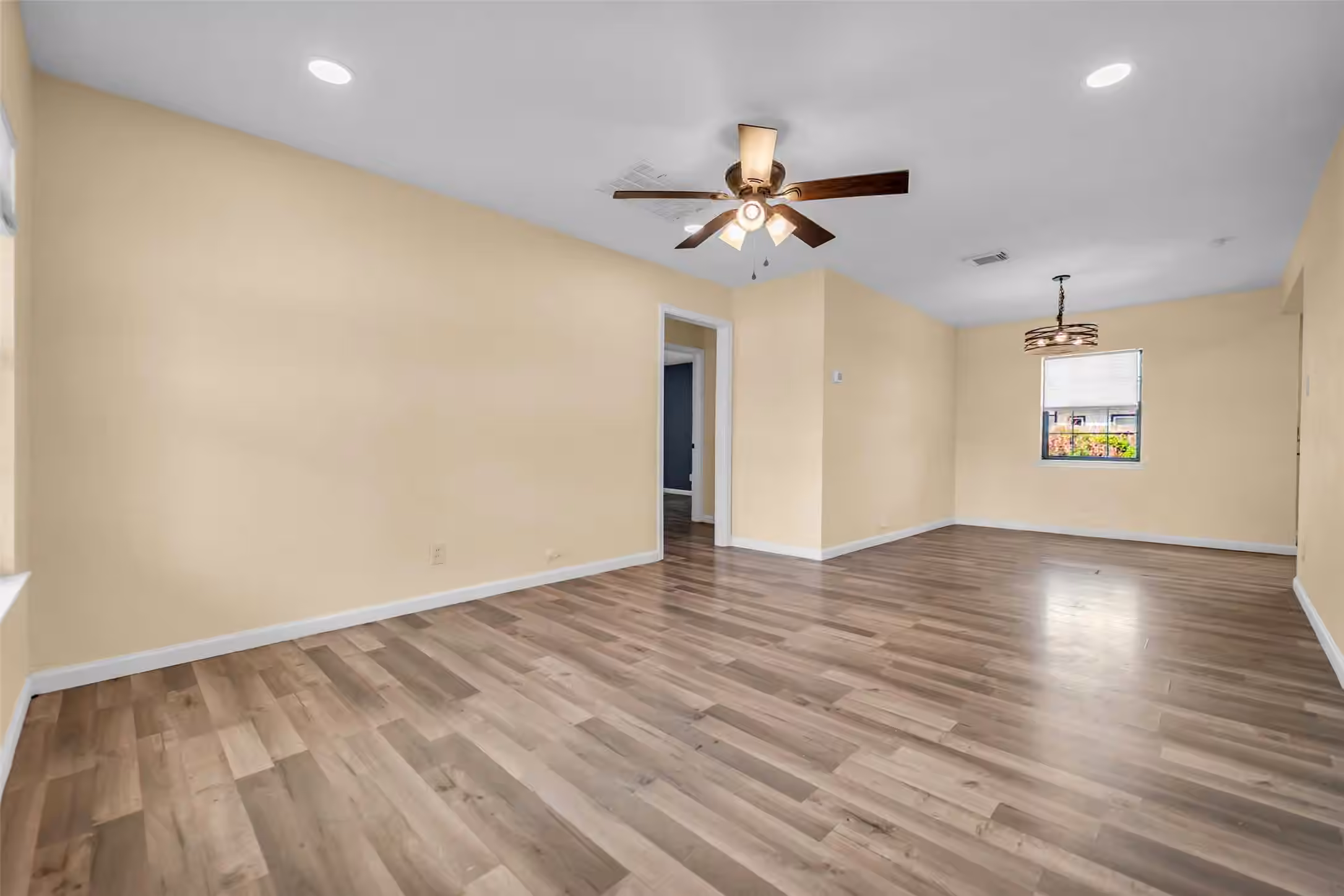 Photo 5 of 2915 Robertson Street, Houston, TX