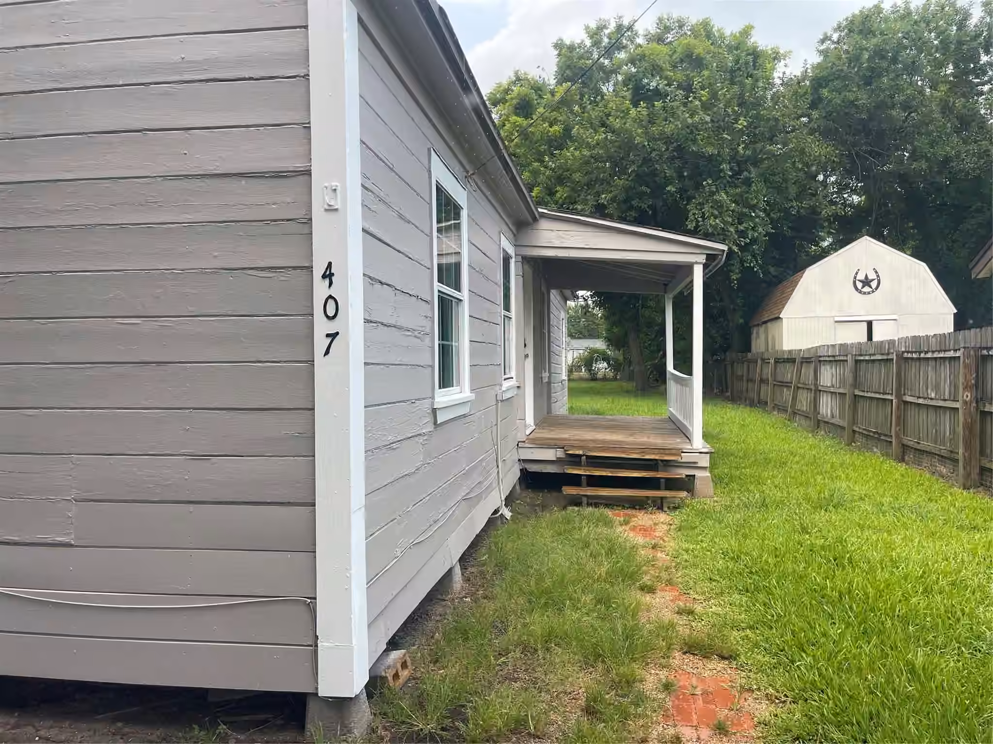 Photo 3 of 407 N Magnolia Street, Highlands, TX
