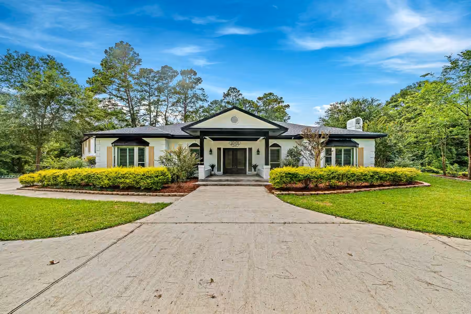 Photo 2 of 1966 Ogrady Drive, Conroe, TX