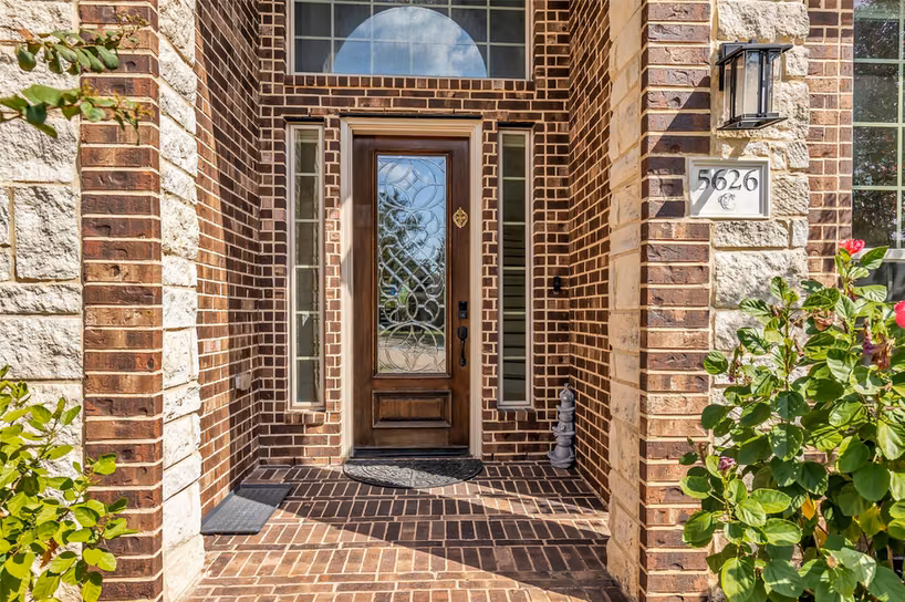 Photo 4 of 5626 Valley Country Lane, Sugar Land, TX