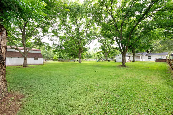 Photo 3 of 2103 Holly Street, East Bernard, TX