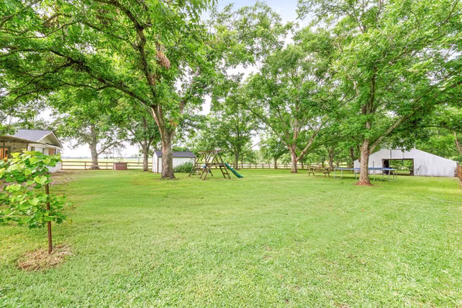 Photo 4 of 2103 Holly Street, East Bernard, TX