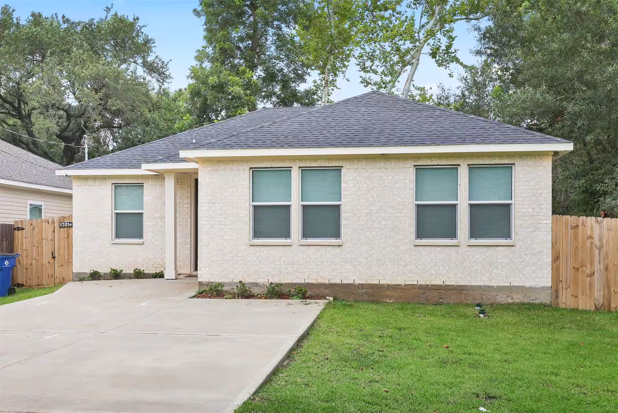 Photo 3 of 5921 Jackson Lane, Texas City, TX