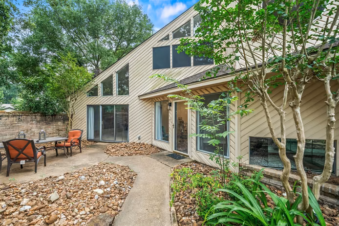 Photo 3 of 16510 De Lozier Street, Jersey Village, TX
